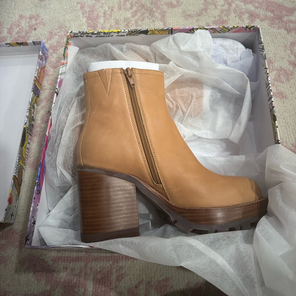 Jeffrey Campbell boot in Dark Beige